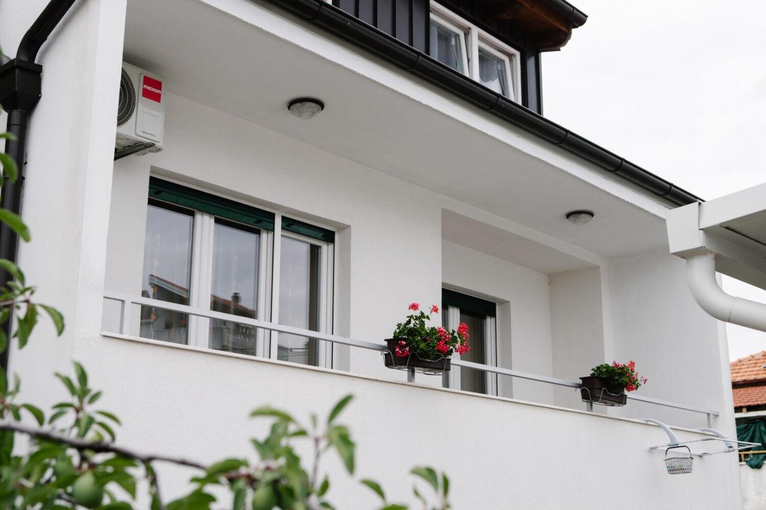 Apartments Petri - Close To The Sea Tisno Esterno foto