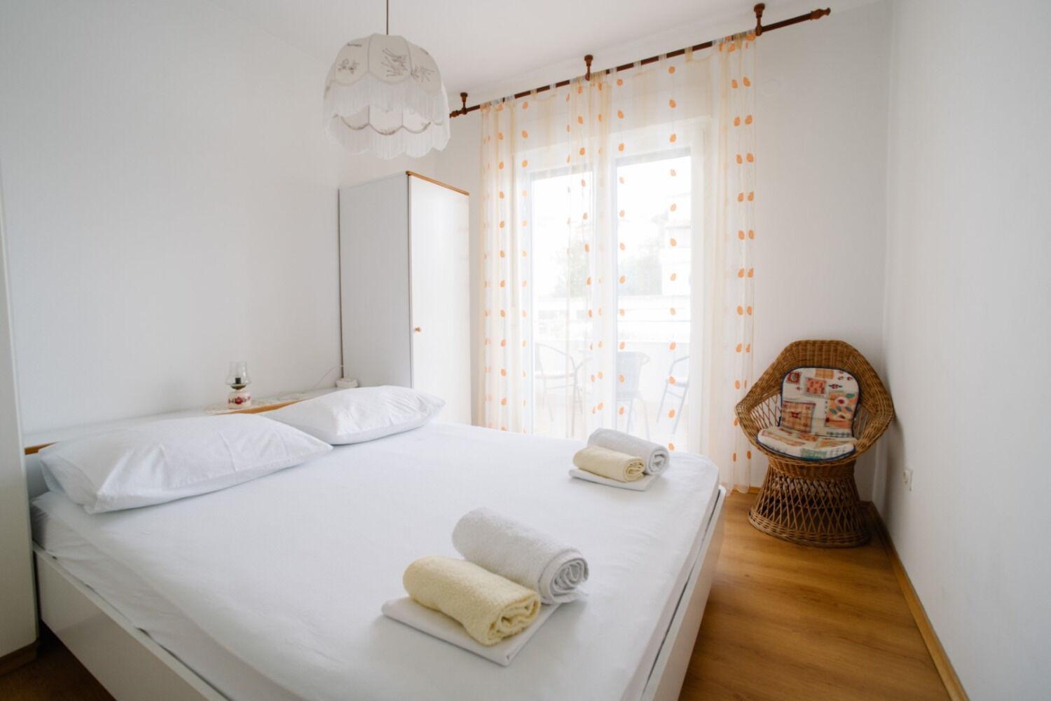 Apartments Petri - Close To The Sea Tisno Esterno foto
