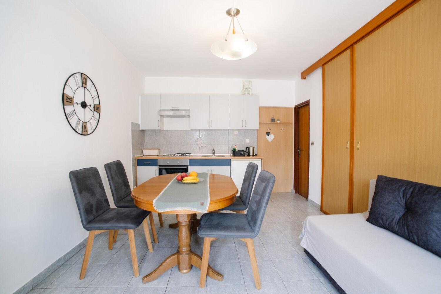 Apartments Petri - Close To The Sea Tisno Esterno foto