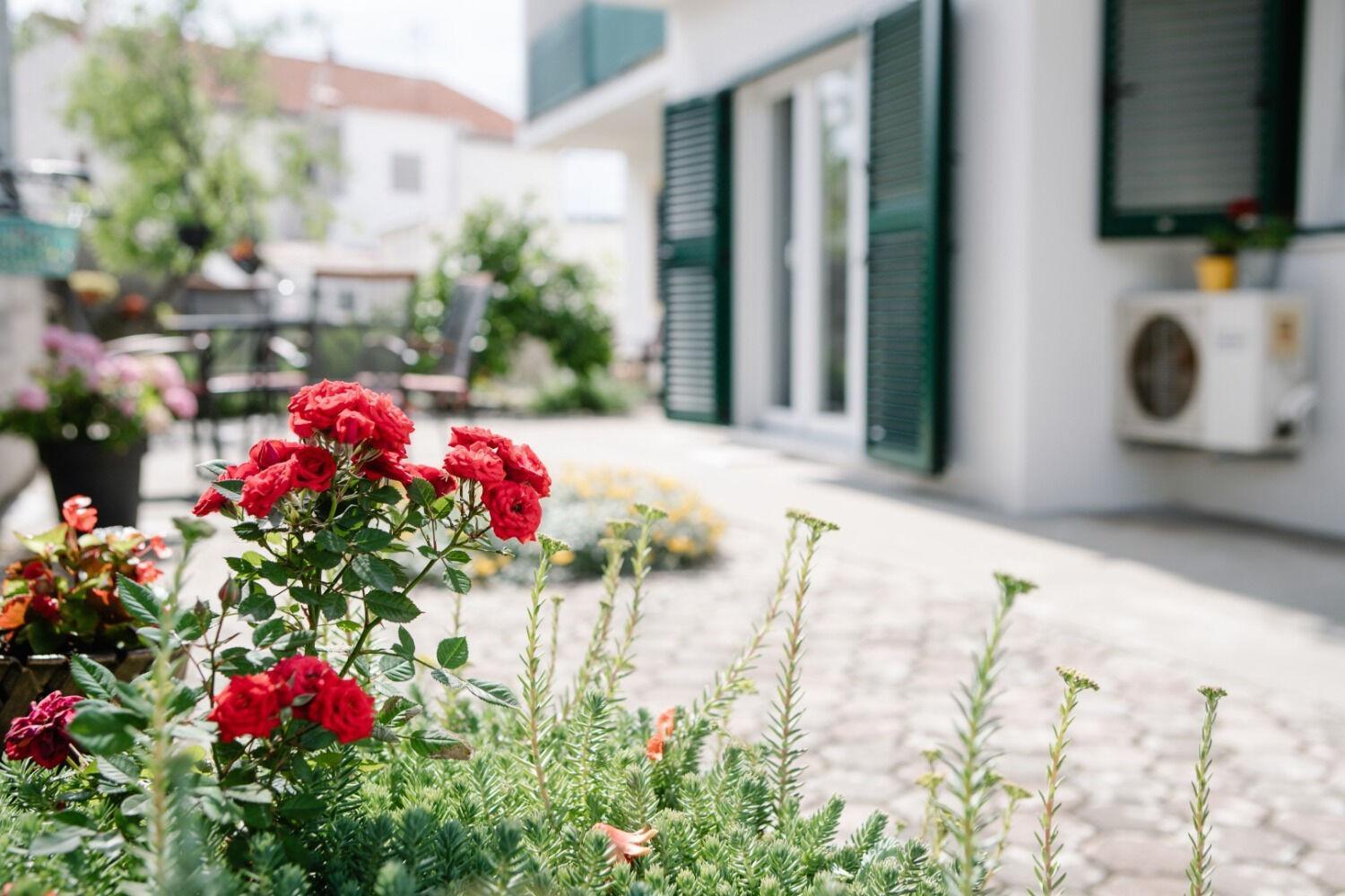 Apartments Petri - Close To The Sea Tisno Esterno foto