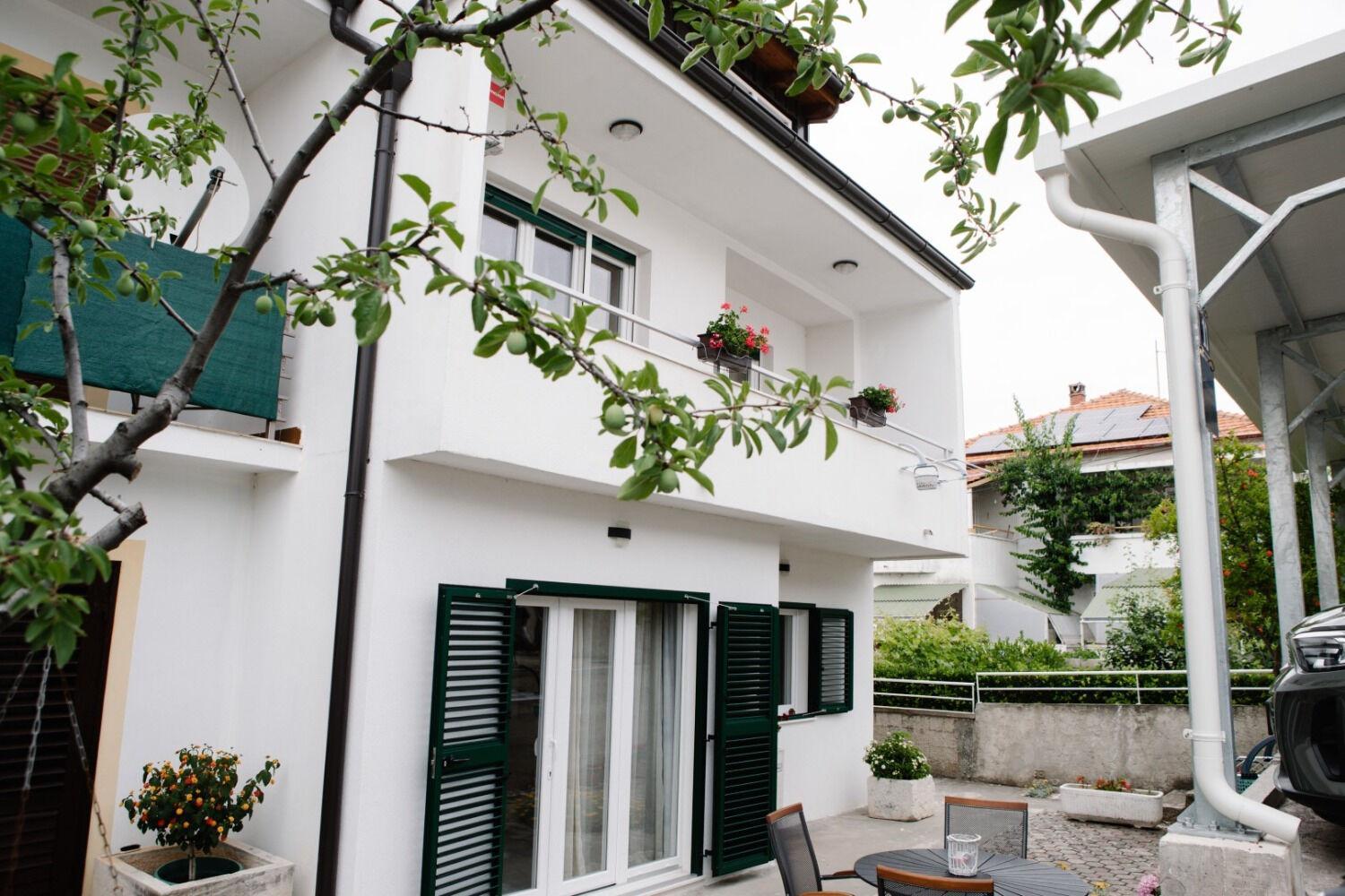 Apartments Petri - Close To The Sea Tisno Esterno foto
